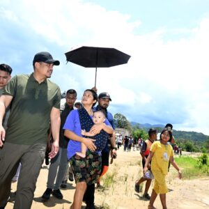 Tinjau Sempadan Sungai Sibuluan, Bobby Nasution Pastikan Rekonstruksi Tanggul dan Hunian Warga Dipercepat