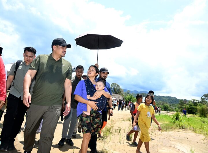 Tinjau Sempadan Sungai Sibuluan, Bobby Nasution Pastikan Rekonstruksi Tanggul dan Hunian Warga Dipercepat
