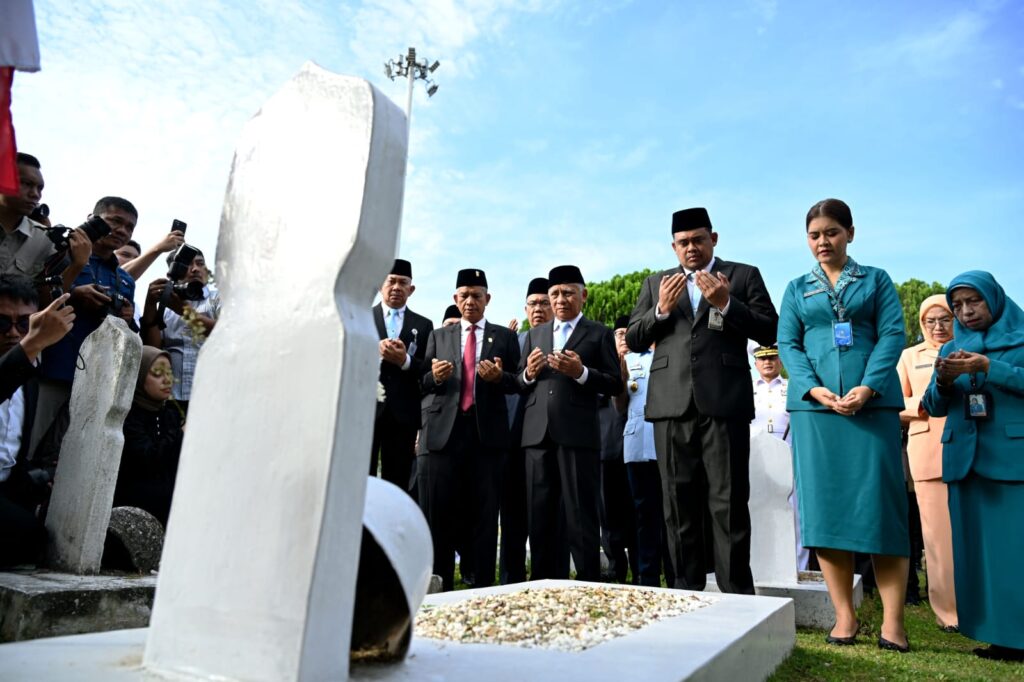 Ziarah Penuh Makna HUT ke-78 Sumut, Bobby Nasution Ajak Teladani Jasa Pahlawan