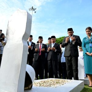 Ziarah Penuh Makna HUT ke-78 Sumut, Bobby Nasution Ajak Teladani Jasa Pahlawan