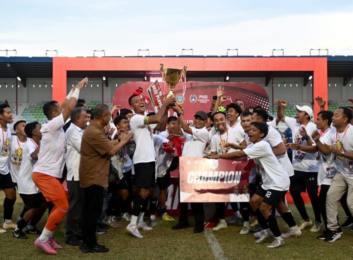 Payabakung United Juara Liga 4 Sumut, Wagub Surya Serahkan Trofi Piala Gubernur
