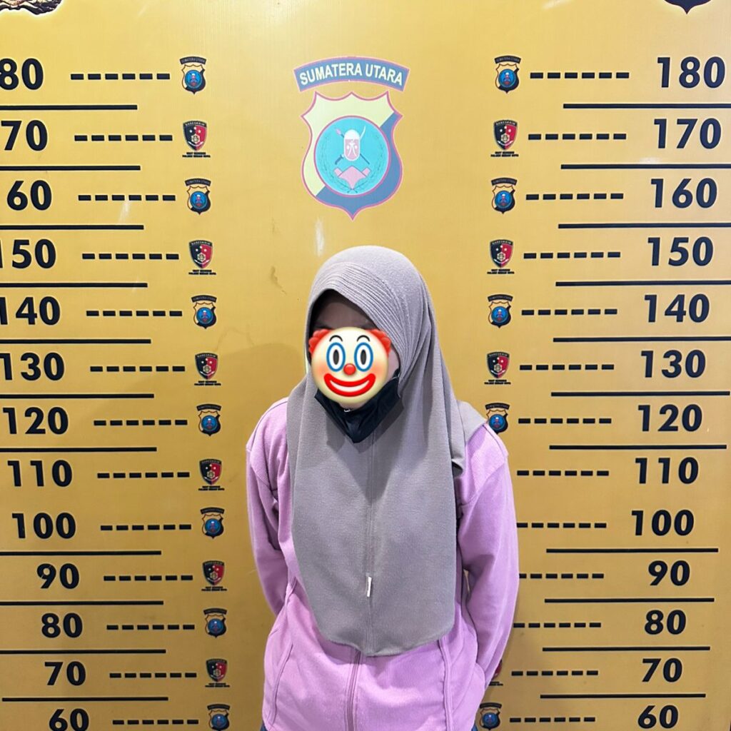 Merasa Tertipu, Pembeli Wanita Ancam Karyawan Toko Ps Store Pakai Parang