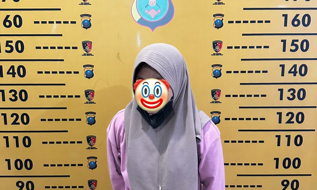 Merasa Tertipu, Pembeli Wanita Ancam Karyawan Toko Ps Store Pakai Parang