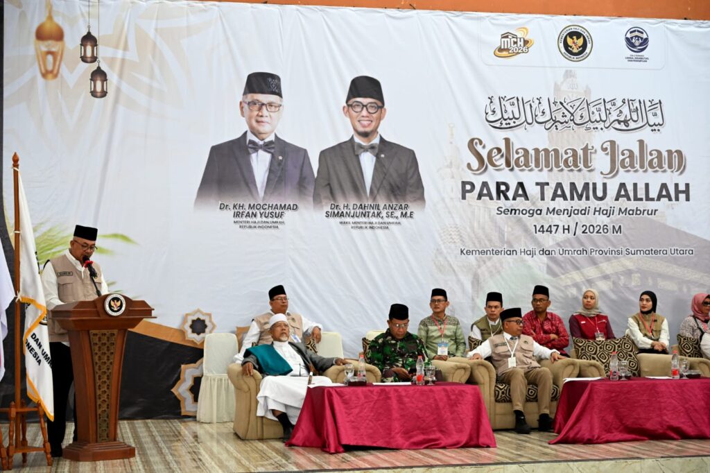 Lepas Kloter 1 Jemaah Haji Sumut, Sekdaprov: Jadilah Cerminan Terbaik Daerah di Tanah Suci