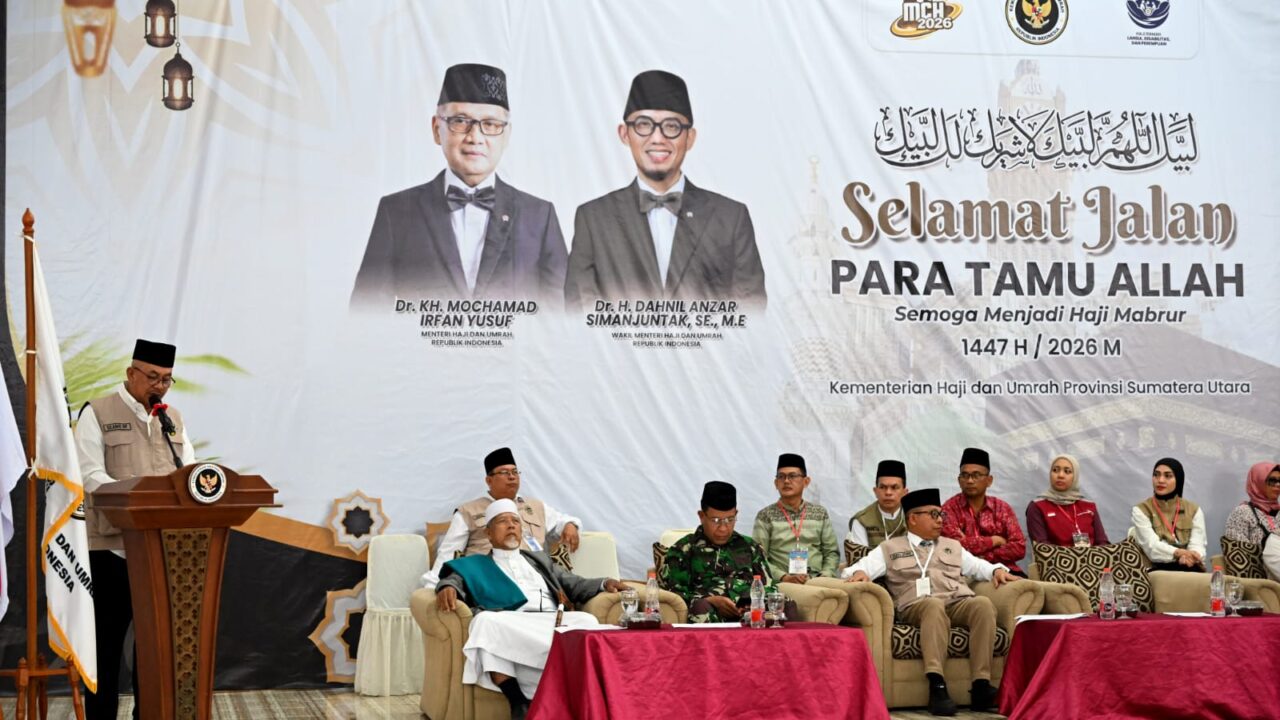 Lepas Kloter 1 Jemaah Haji Sumut, Sekdaprov: Jadilah Cerminan Terbaik Daerah di Tanah Suci
