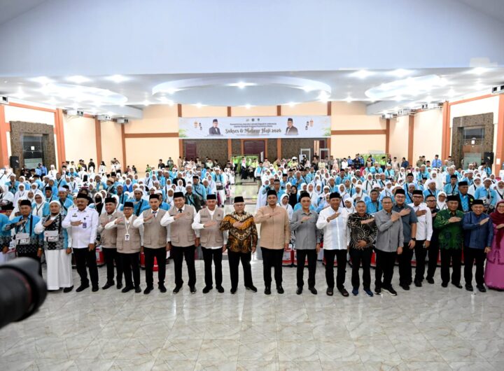 Lepas Keberangkatan Kloter 2 Haji Asal Langkat, Bobby Nasution Tekankan Kebersamaan dan Kekompakan