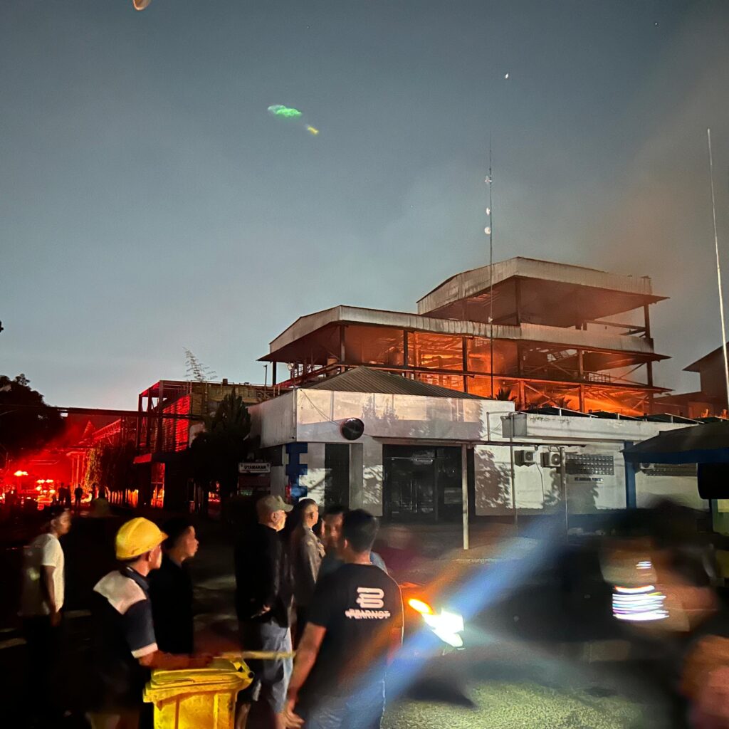 Tak Butuh Waktu Lama, Damkarmat Medan Taklukan Si Jago Merah di PT. Agro