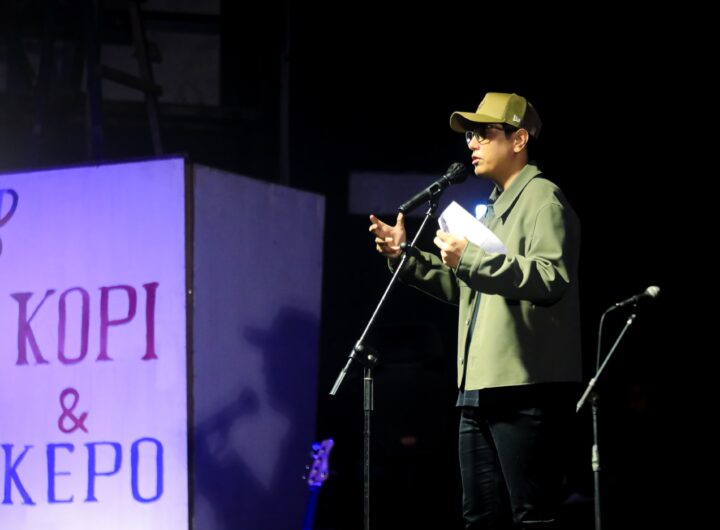 Di Taman Budaya, Rico Waas Rayakan Sastra Lewat Musikalisasi Puisi Kopi dan Kepo