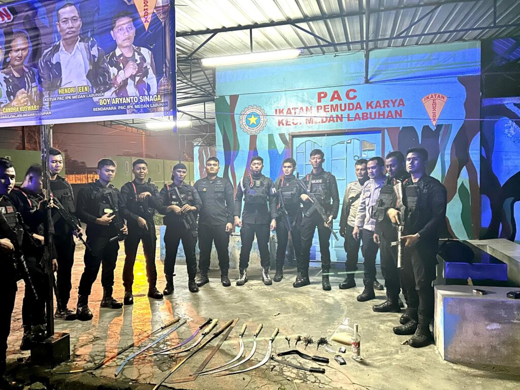 Patroli Skala Besar di Belawan, Brimob Polda Sumut Temukan Berbagai Sajam hingga Miras