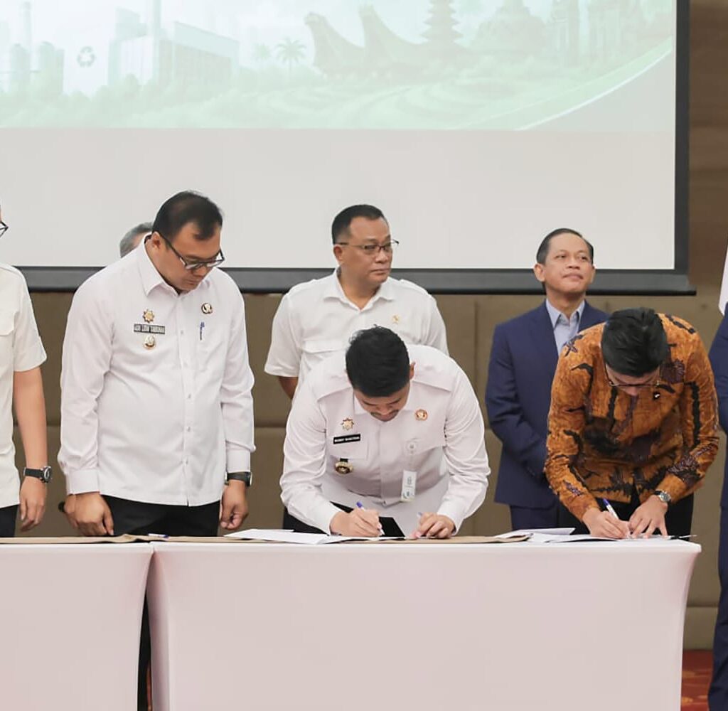 Gubernur Sumut Teken MoU PSEL dengan Danantara, Targetkan Medan Raya Bebas Sampah