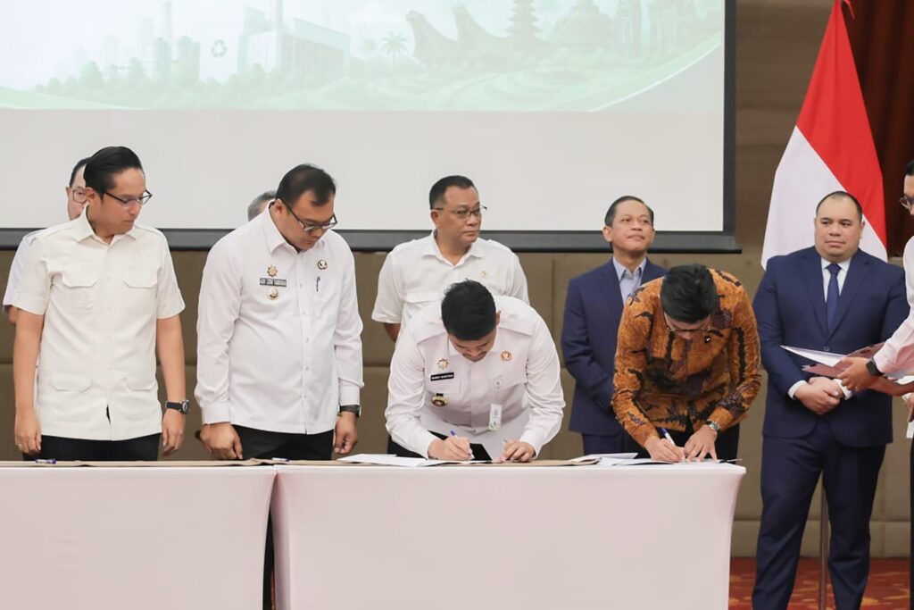 Gubernur Sumut Teken MoU PSEL dengan Danantara, Targetkan Medan Raya Bebas Sampah