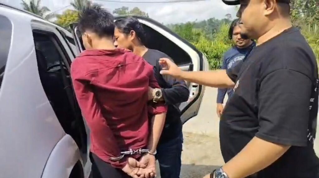 Sadis! Diburu Sampai Jambi, Viral Begal Bersenjata Parang di Angkot Morina 81 Akhirnya Ditangkap