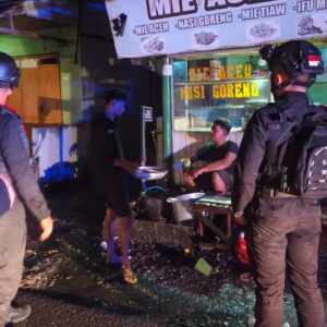 Patroli Malam, Polda Sumut Temukan Parang dan Meja Pemalang Jalan