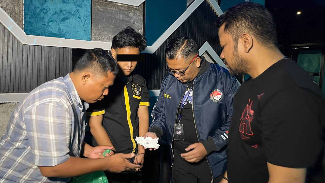 Polisi Gerebek THM Phantom Jalan Adam Malik Medan, CS Ketangkap Jual Narkoba 