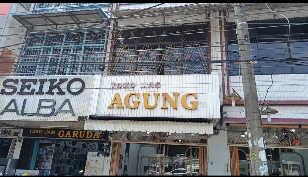 Pemotor Larikan 150 Gram Emas Batangan dari Toko Agung, Bergaya Pembeli