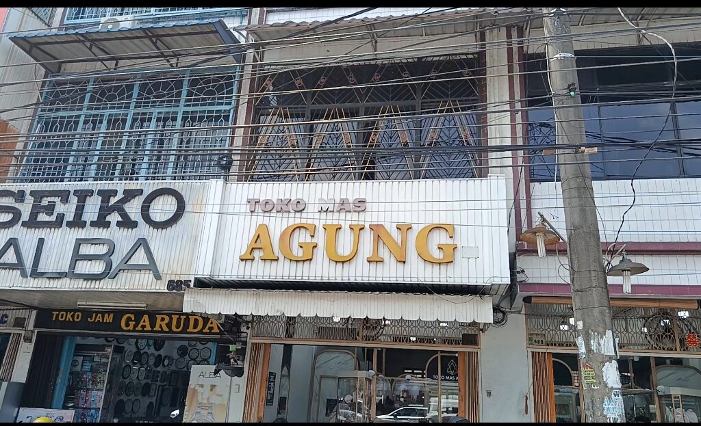 Pemotor Larikan 150 Gram Emas Batangan dari Toko Agung, Bergaya Pembeli