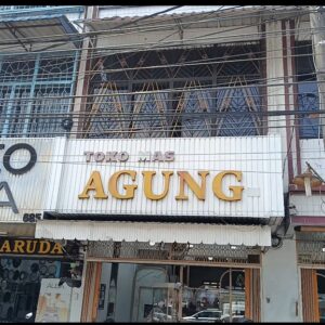 Pemotor Larikan 150 Gram Emas Batangan dari Toko Agung, Bergaya Pembeli