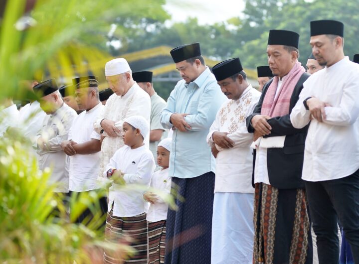 Bobby Nasution Salat Idul Adha Bersama Ribuan Warga Binjai, Pemprov Sumut Salurkan 167 Hewan Qurban
