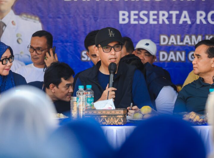 Rico Waas Pastikan Layanan e-KTP Cukup di Kecamatan Untuk Pangkas Birokrasi