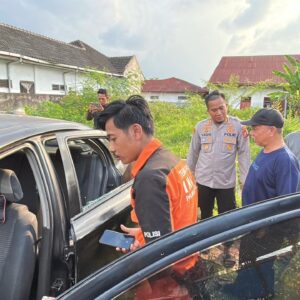Tragis, Suami Istri Tewas dalam Mobil di Depan Rumah Orang Tua Diduga Listrik Padam