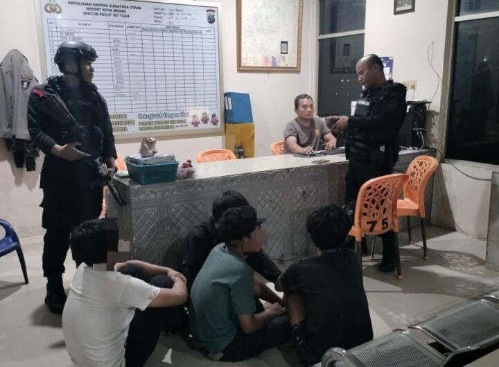 Brimob Polda Sumut Amankan Pemuda Tawuran dan Dua Kelewang