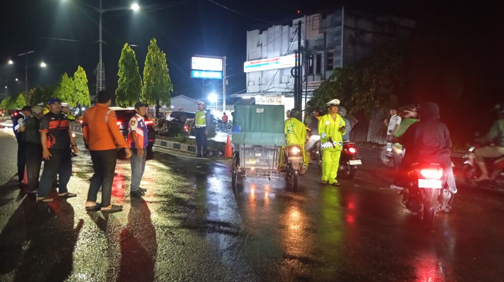 Drainase Tersumbat, Jalan Soekarno-Hatta Binjai Terendam Hingga 70 Cm
