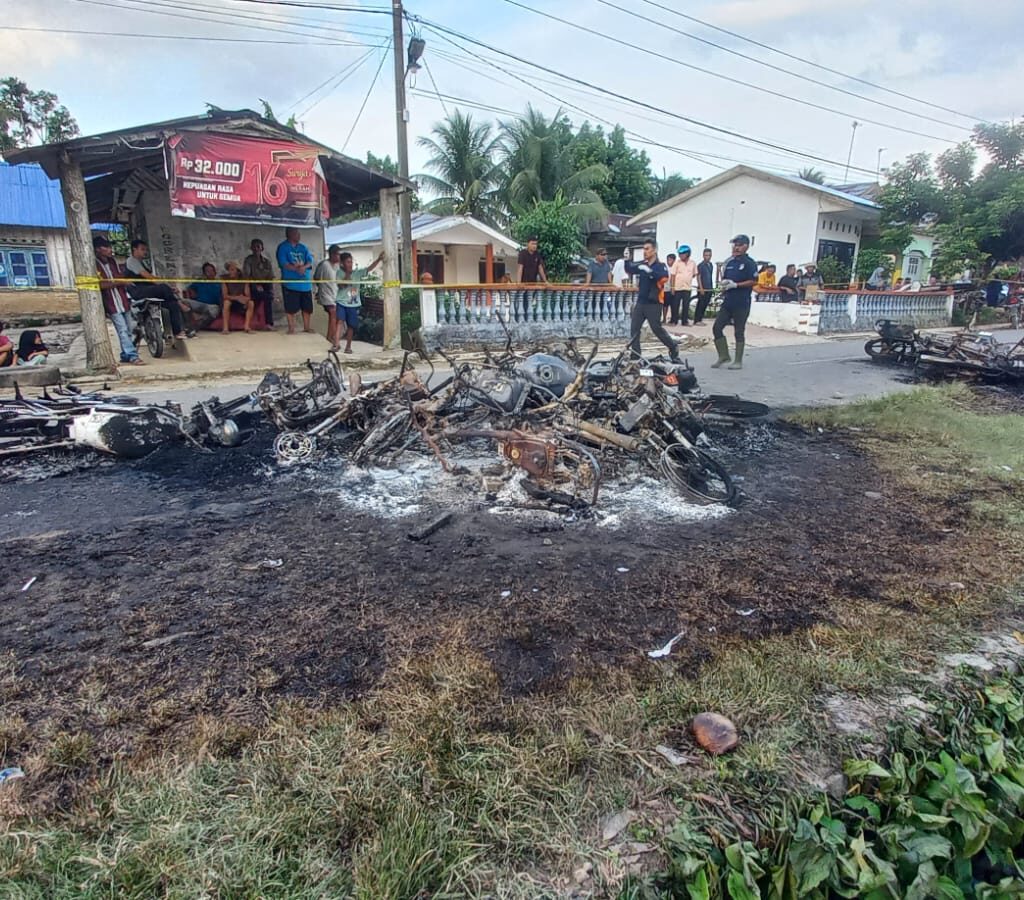 Bentrok Mencekam di Areal PT Bridgestone di Sergai Berujung Pembakaran