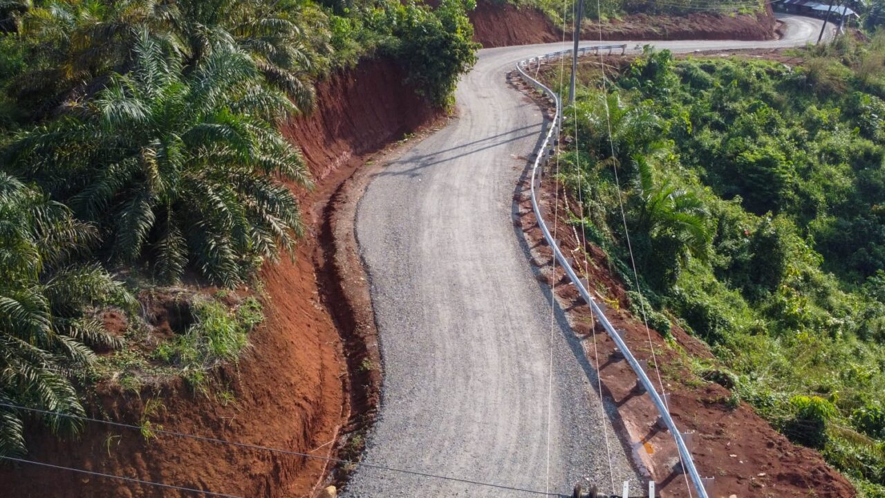 Perbaikan Jalan Hutaimbaru–Sipiongot Mulai Berdampak, Pendapatan Pedagang Naik hingga 50 Persen