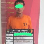 Pria Ini Curi HP saat Pemiliknya Tidur