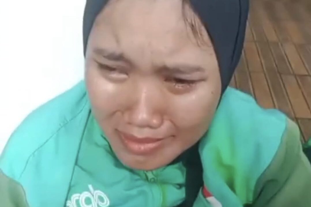 Wanita Driver Ojol Disabilitas Ditabrak Angkot di Jalan Jamin Ginting, Motornya Dicuri