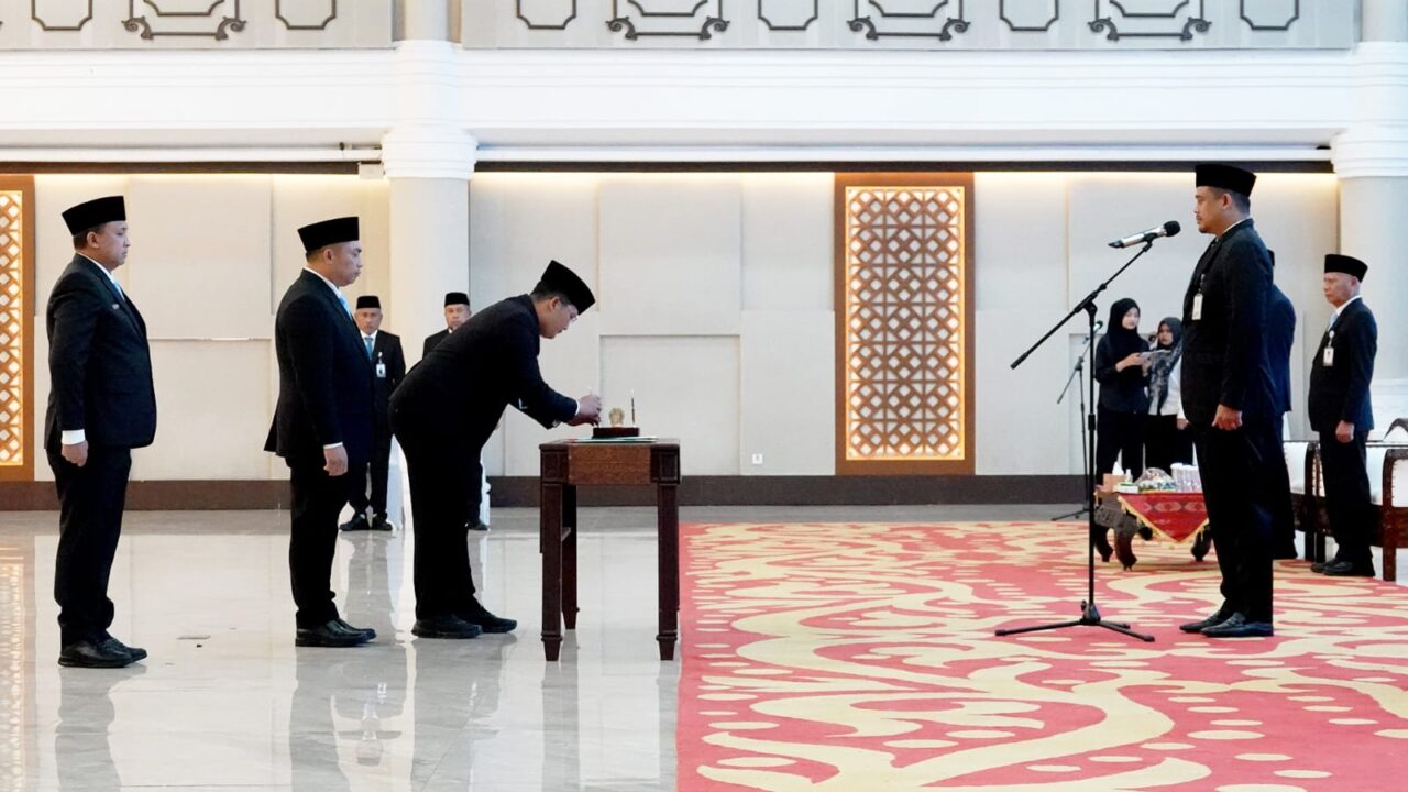 Lantik 8 Pejabat Eselon II, Gubernur Sumut: Ciptakan Program yang Dorong Pertumbuhan Ekonomi