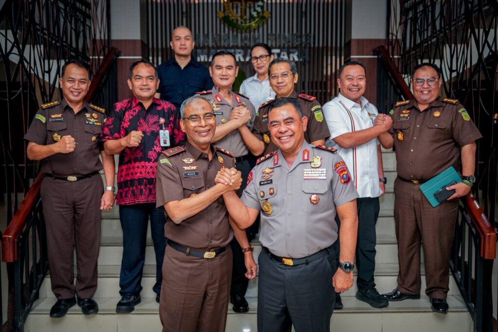 Perkuat Sinergi Penegakan Hukum, Kapolda Sumut Silaturahmi ke Kejati