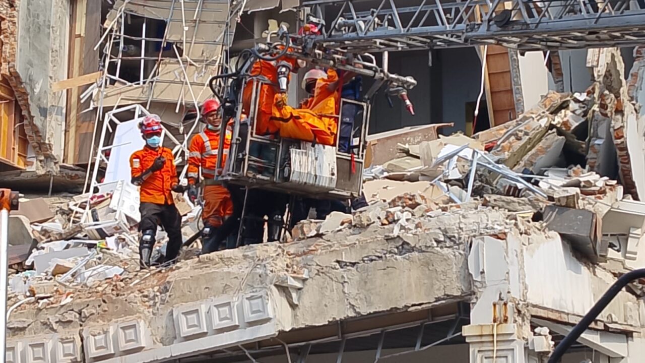 Satu Lagi Korban Ledakan Rumah di Grand Polonia Ditemukan, Sudah 2 Orang Tewas