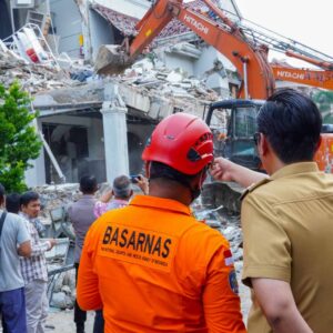 Dua Korban Ledakan Grand Polonia Masih Dicari, Pemko Medan Kerahkan Alat Berat dan Tim Medis