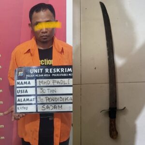 Sok Jagoan Bawa Samurai, Pria Pengendara Motor Diamankan Patroli Polisi