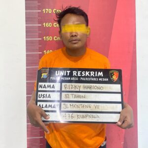 Polisi Tangkap Sekuriti Rampas HP Wanita Lansia saat Duduk di Kursi Roda