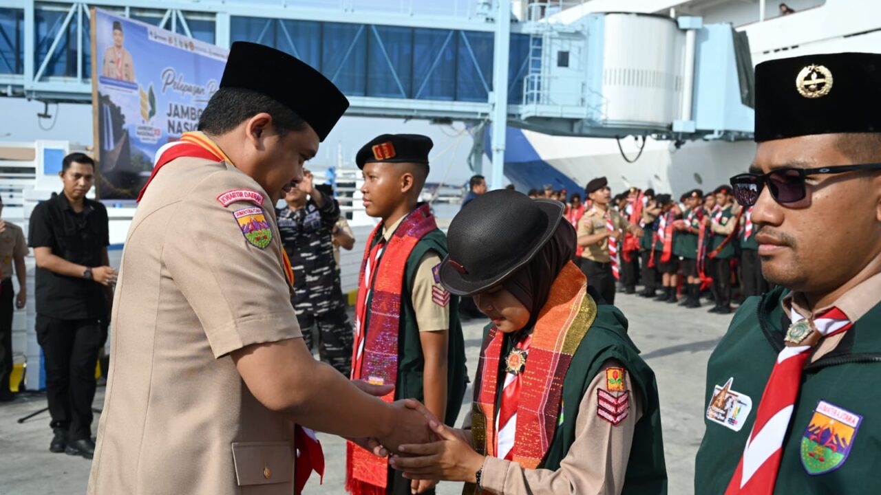Bobby Nasution Lepas 1.179 Pramuka Sumut ke Jamnas XII, Pesan Jaga Nama Baik Daerah