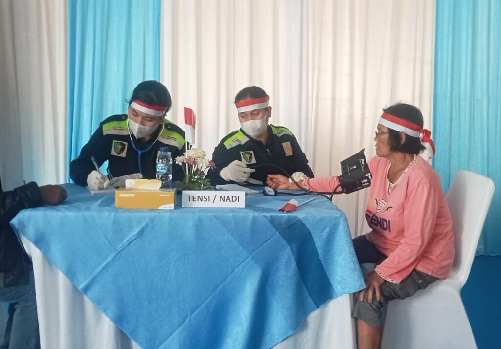 Polda Sumut Berikan Fasilitas Kesehatan kepada Warga Samosir