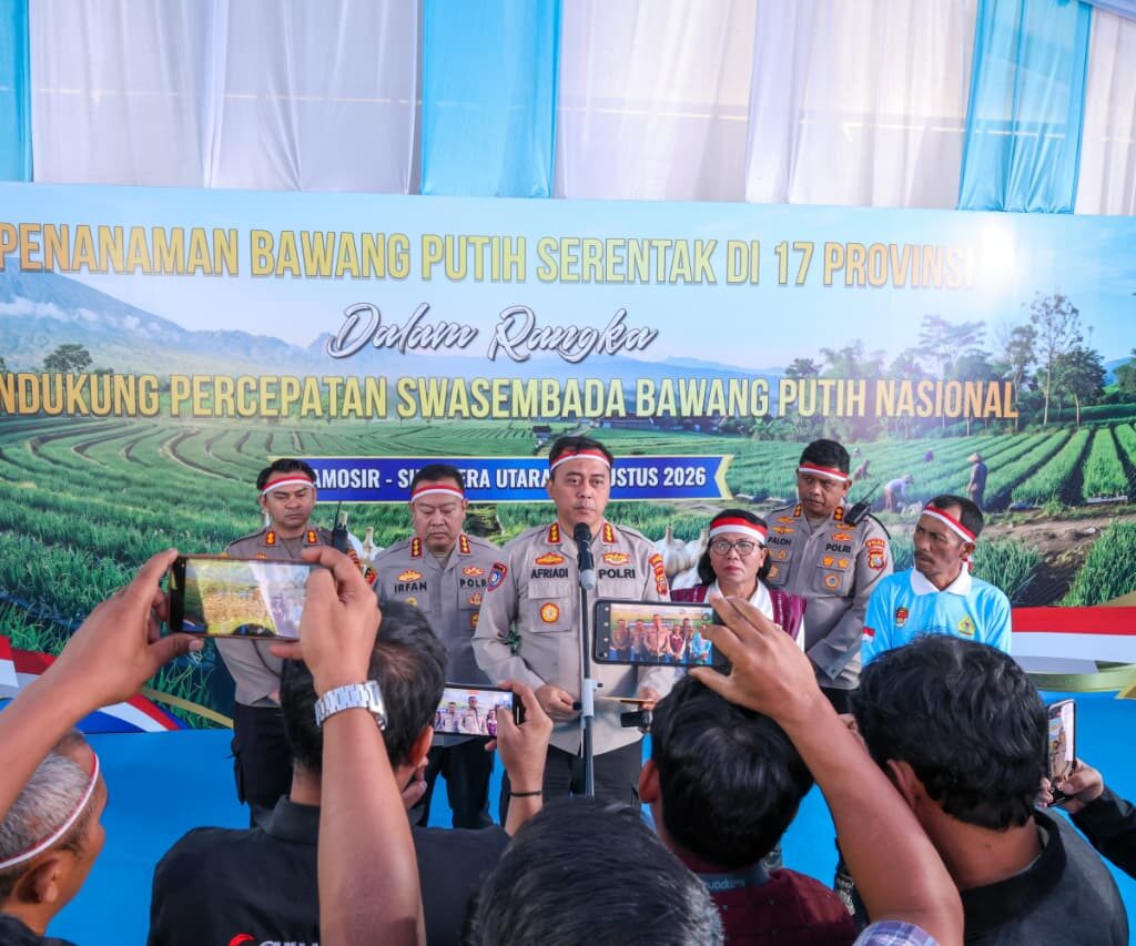 Polda Sumut Tanam Bawang Serentak di Samosir, Targetkan Panen 60 Ton Lebih