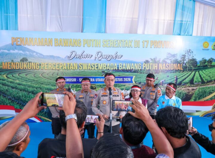 Polda Sumut Tanam Bawang Serentak di Samosir, Targetkan Panen 60 Ton Lebih