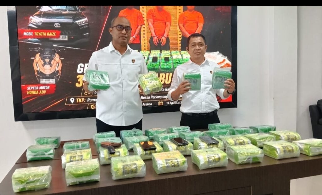 Paman dan Ponakan Kompak Bawa 35 Kg Sabu dari Tanjung Balai