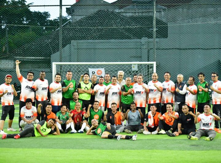 Main Mini Soccer Bareng Jurnalis Medan, Presiden PKS: Kita Harus Sehat Untuk Terus Berkarya Bagi Bangsa