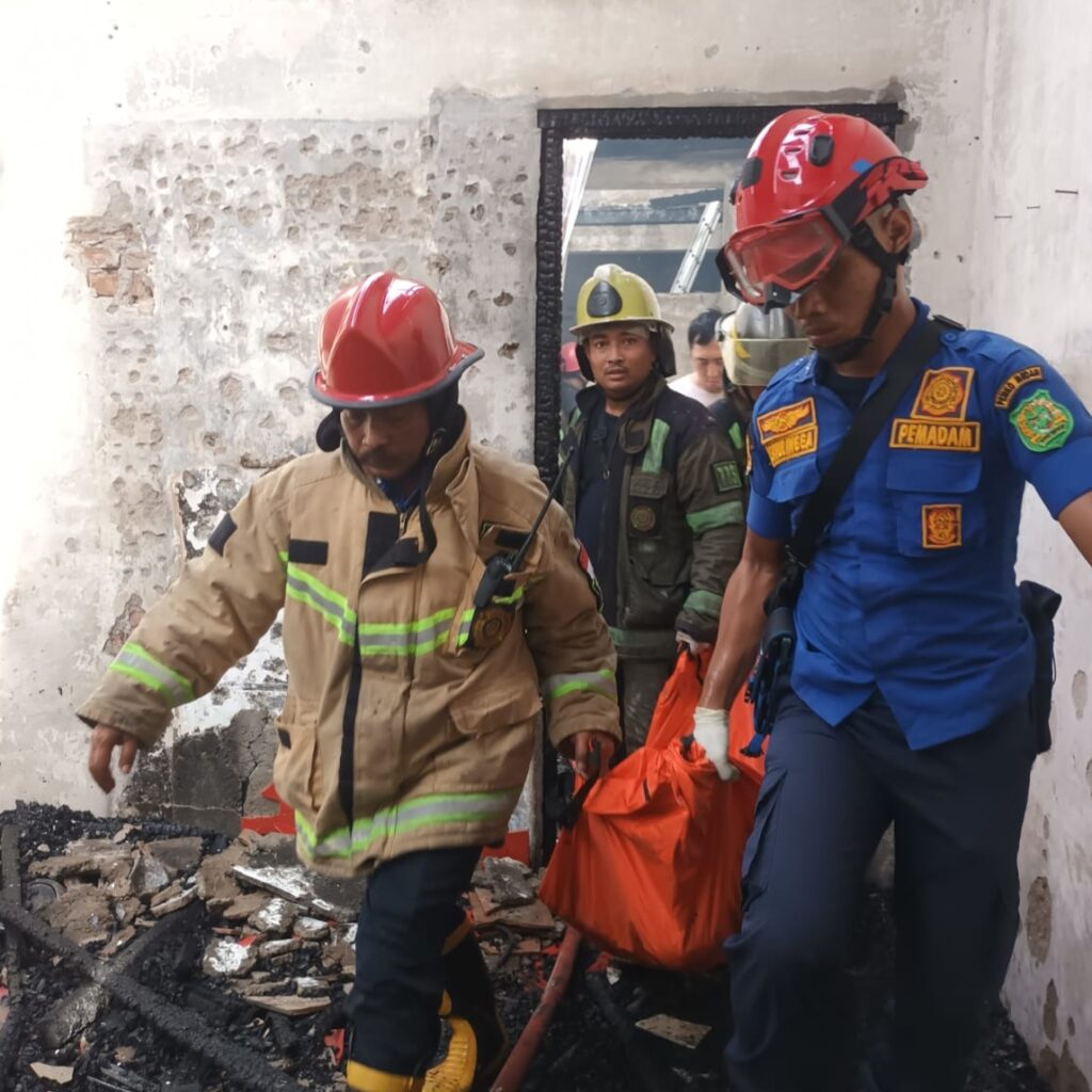 Lima Rumah di Pandau Hulu II Medan Hangus Terbakar, Seorang Lansia Tewas