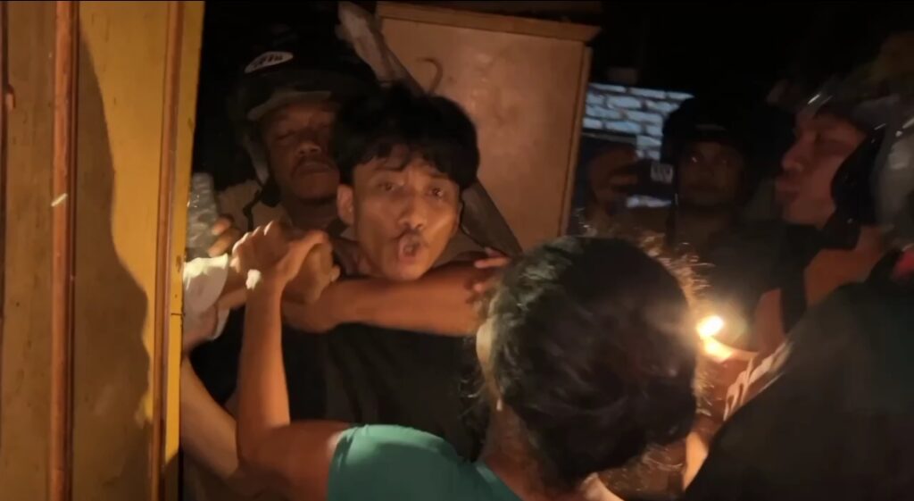 Pengedar Sabu Sembunyi di Kolong Tempat Tidur Ditangkap, Keluarga Sempat Halangi Petugas