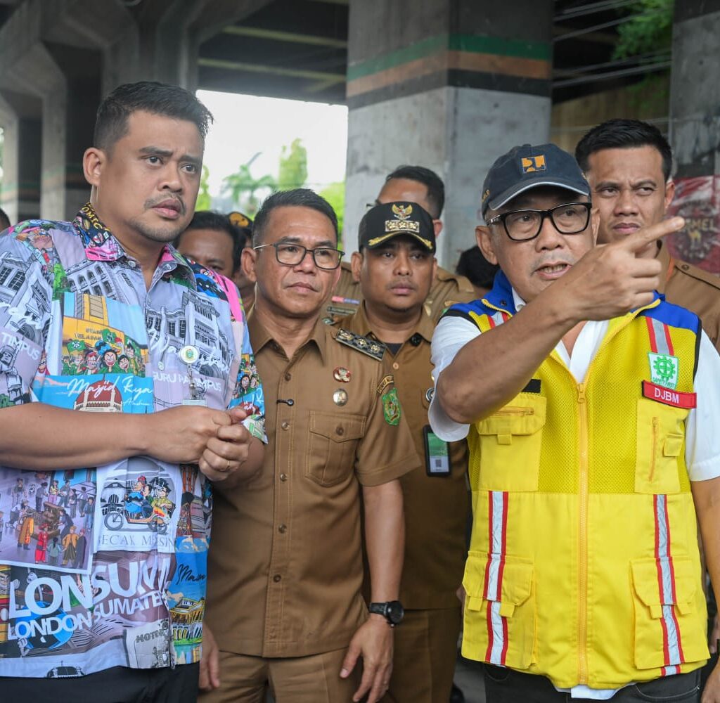 Bobby Nasution Tinjau Titik Banjir Jalan Letda Sujono, Penanganan Langsung Dipercepat