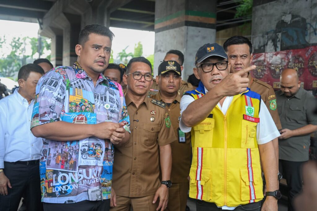 Bobby Nasution Tinjau Titik Banjir Jalan Letda Sujono, Penanganan Langsung Dipercepat