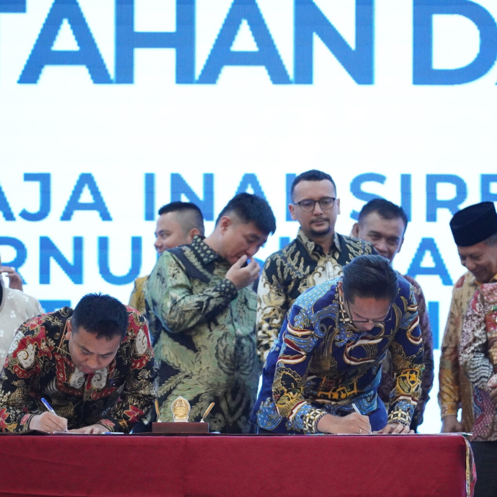Rakor Penguatan Tata Kelola Pemda dan Pencegahan Korupsi, Rico Waas Tandatangani Komitmen Bersama