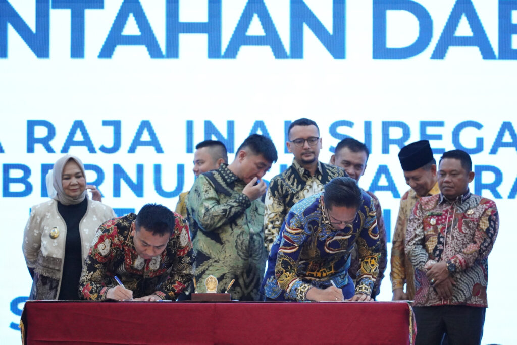 Rakor Penguatan Tata Kelola Pemda dan Pencegahan Korupsi, Rico Waas Tandatangani Komitmen Bersama