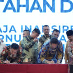 Rakor Penguatan Tata Kelola Pemda dan Pencegahan Korupsi, Rico Waas Tandatangani Komitmen Bersama
