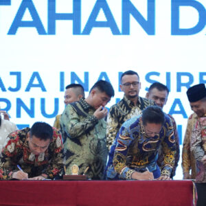 Rakor Penguatan Tata Kelola Pemda dan Pencegahan Korupsi, Rico Waas Tandatangani Komitmen Bersama
